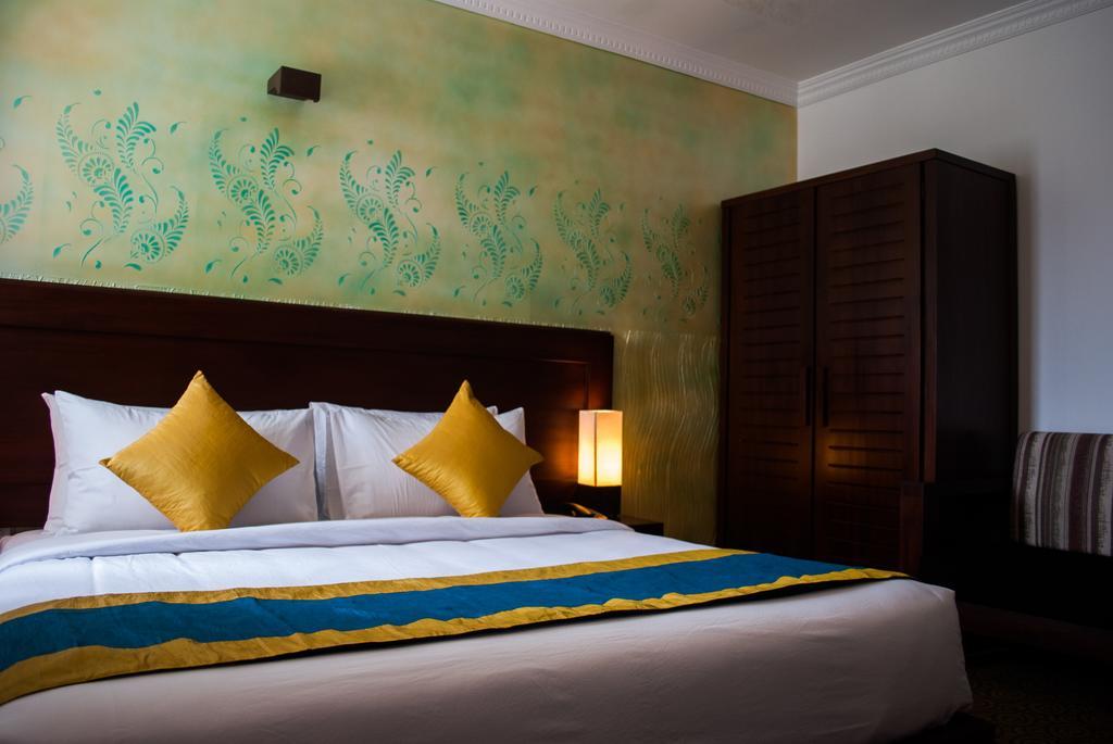 Ceylon Hotel,colombo 3* Коломбо